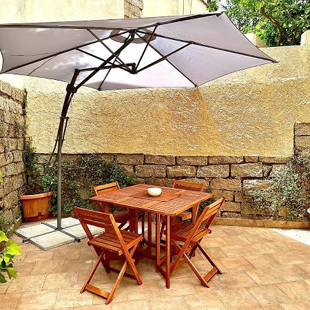Spacious 3-Bedroom Apartment With Courtyard In Tempio Pausania - Perfect For Families Ngoại thất bức ảnh