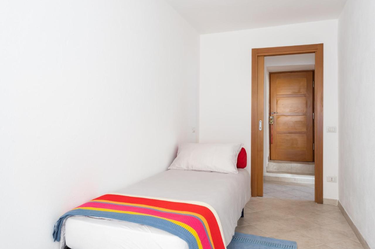 Spacious 3-Bedroom Apartment With Courtyard In Tempio Pausania - Perfect For Families Ngoại thất bức ảnh
