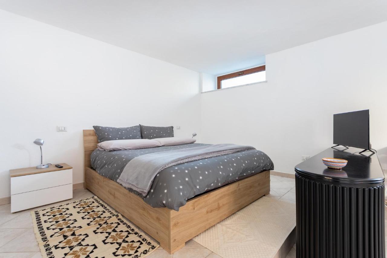 Spacious 3-Bedroom Apartment With Courtyard In Tempio Pausania - Perfect For Families Ngoại thất bức ảnh