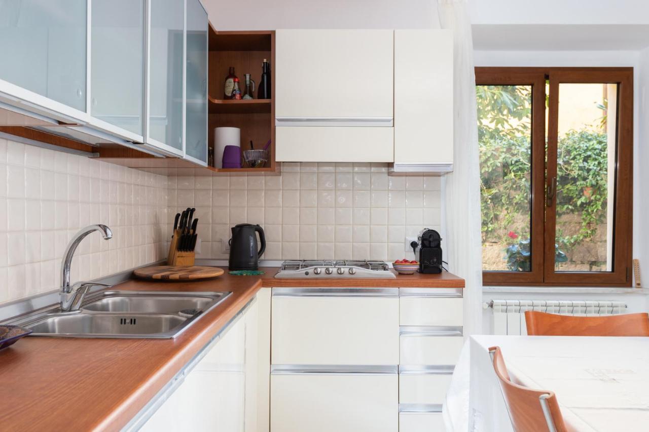 Spacious 3-Bedroom Apartment With Courtyard In Tempio Pausania - Perfect For Families Ngoại thất bức ảnh