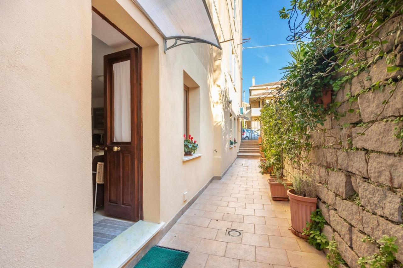 Spacious 3-Bedroom Apartment With Courtyard In Tempio Pausania - Perfect For Families Ngoại thất bức ảnh