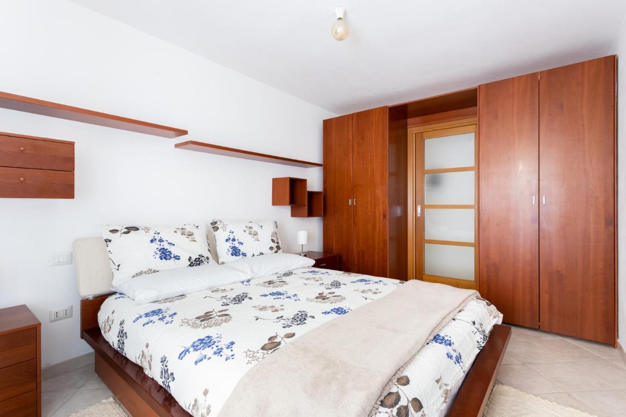 Spacious 3-Bedroom Apartment With Courtyard In Tempio Pausania - Perfect For Families Ngoại thất bức ảnh